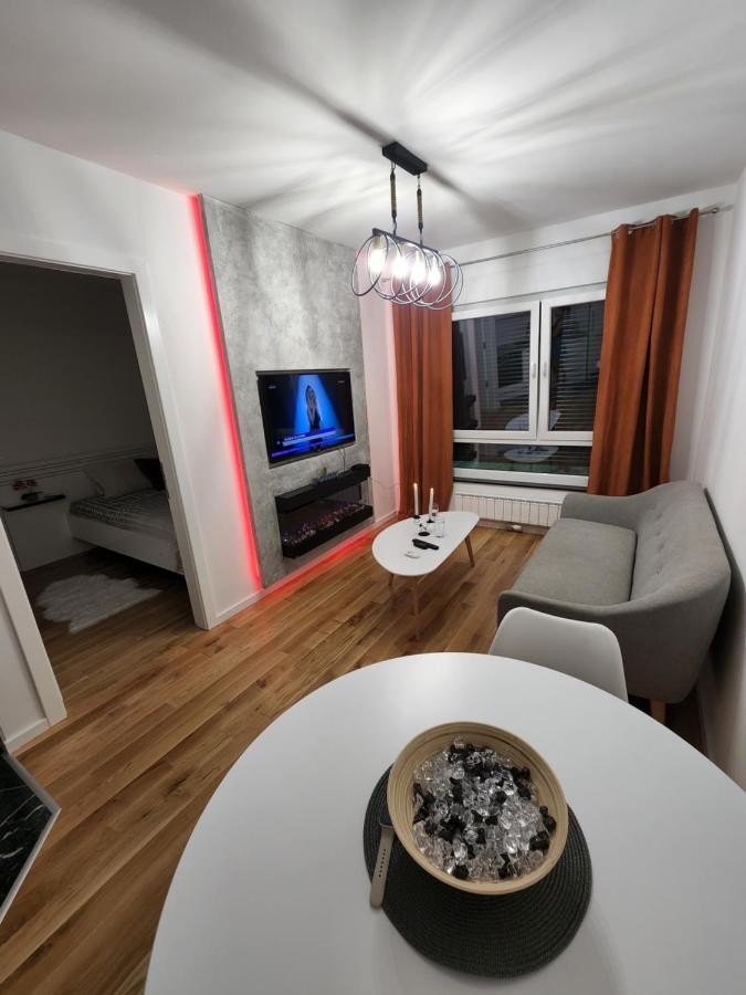 טוזלה Apartman Park Lake מראה חיצוני תמונה
