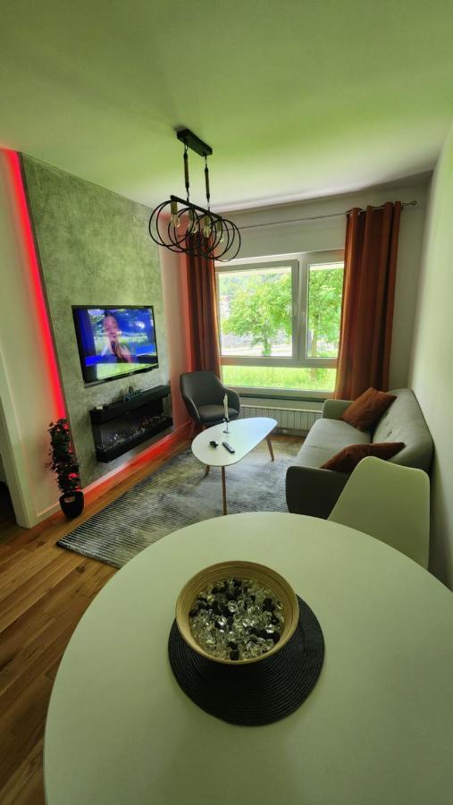 טוזלה Apartman Park Lake מראה חיצוני תמונה